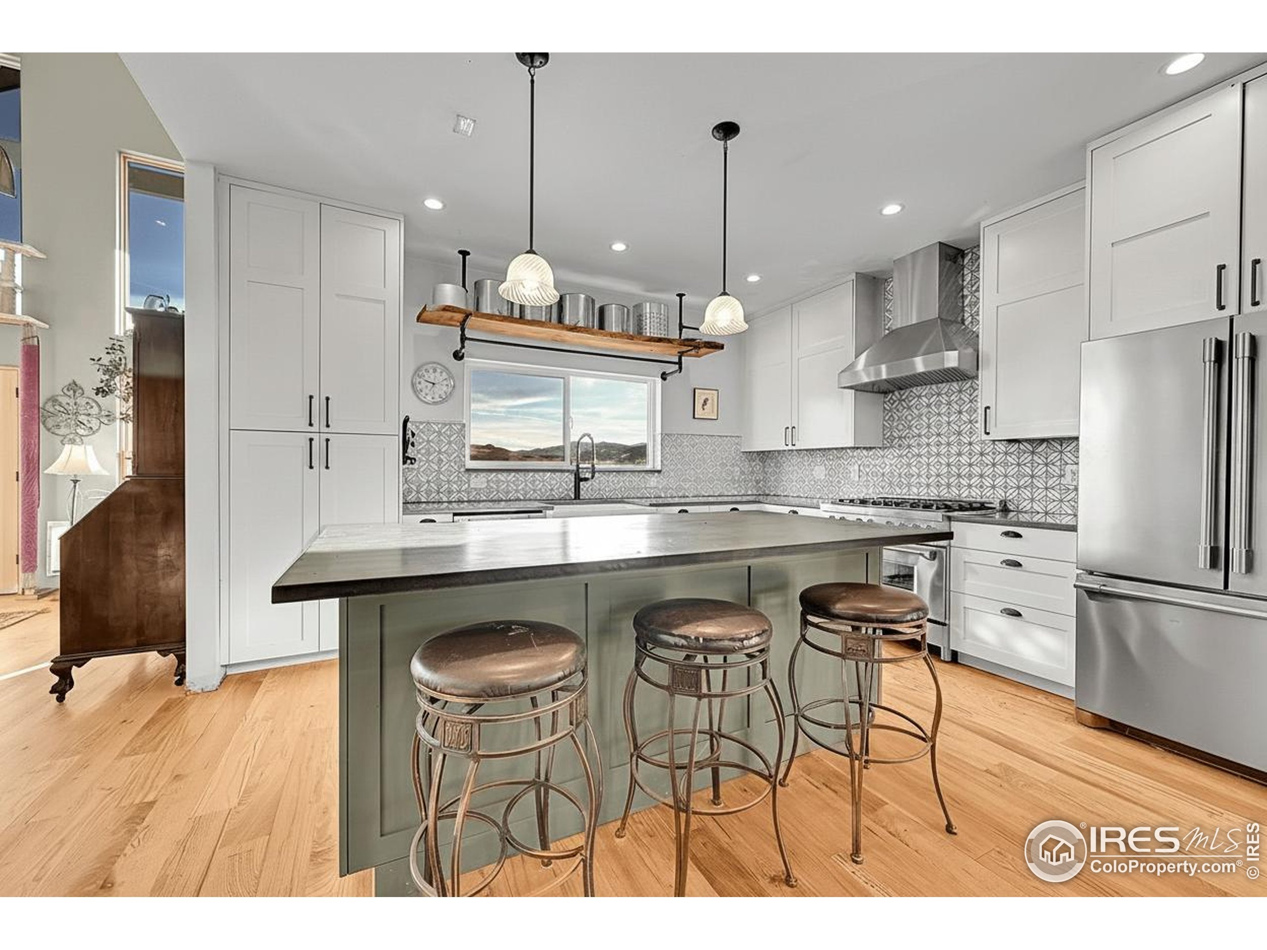 Lyons, Colorado, 80540, United States, 4 Bedrooms Bedrooms, ,2 BathroomsBathrooms,Residential,For Sale,1991914