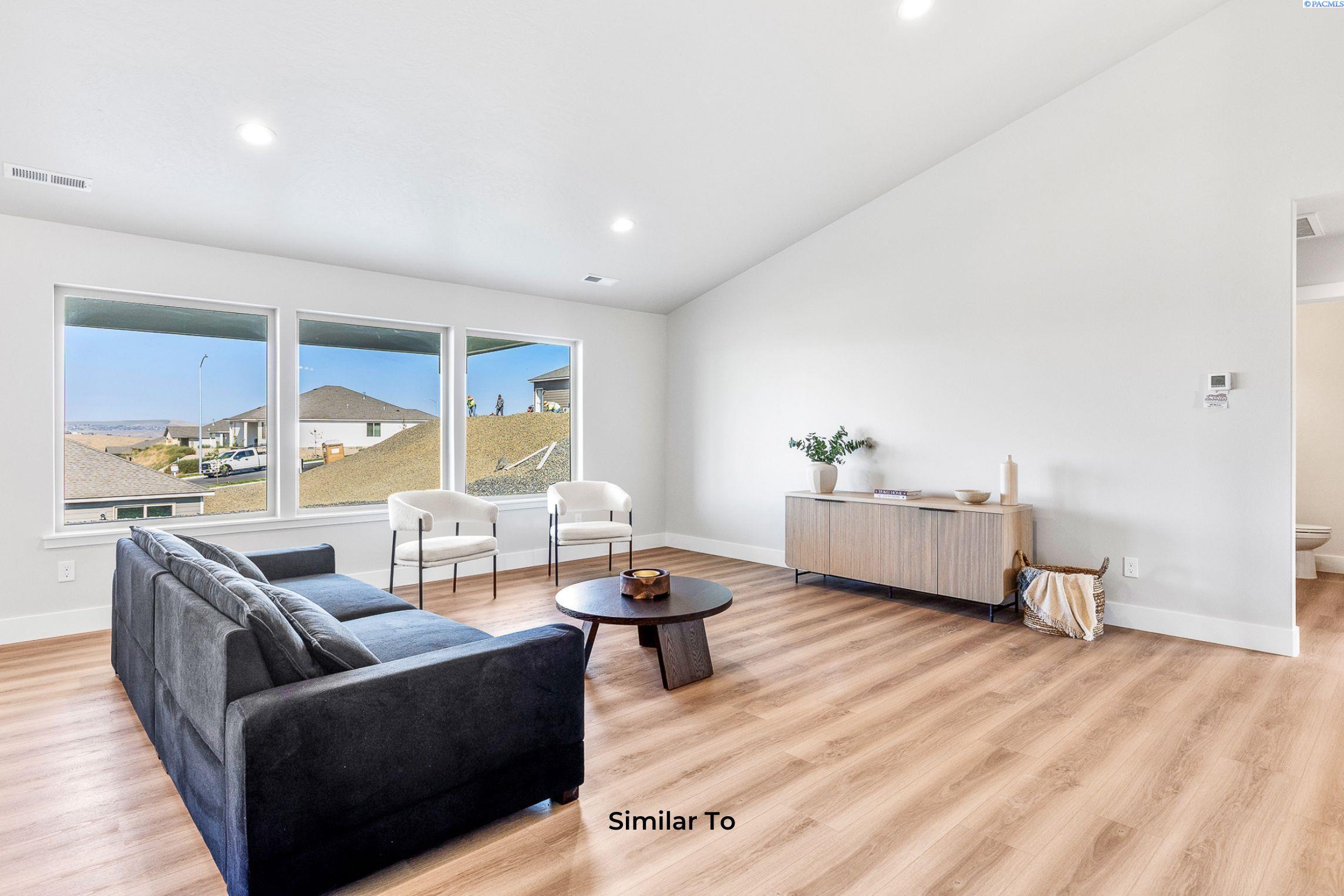 Kennewick, Washington, 99338, United States, 4 Bedrooms Bedrooms, ,1 BathroomBathrooms,Residential,For Sale,1959193