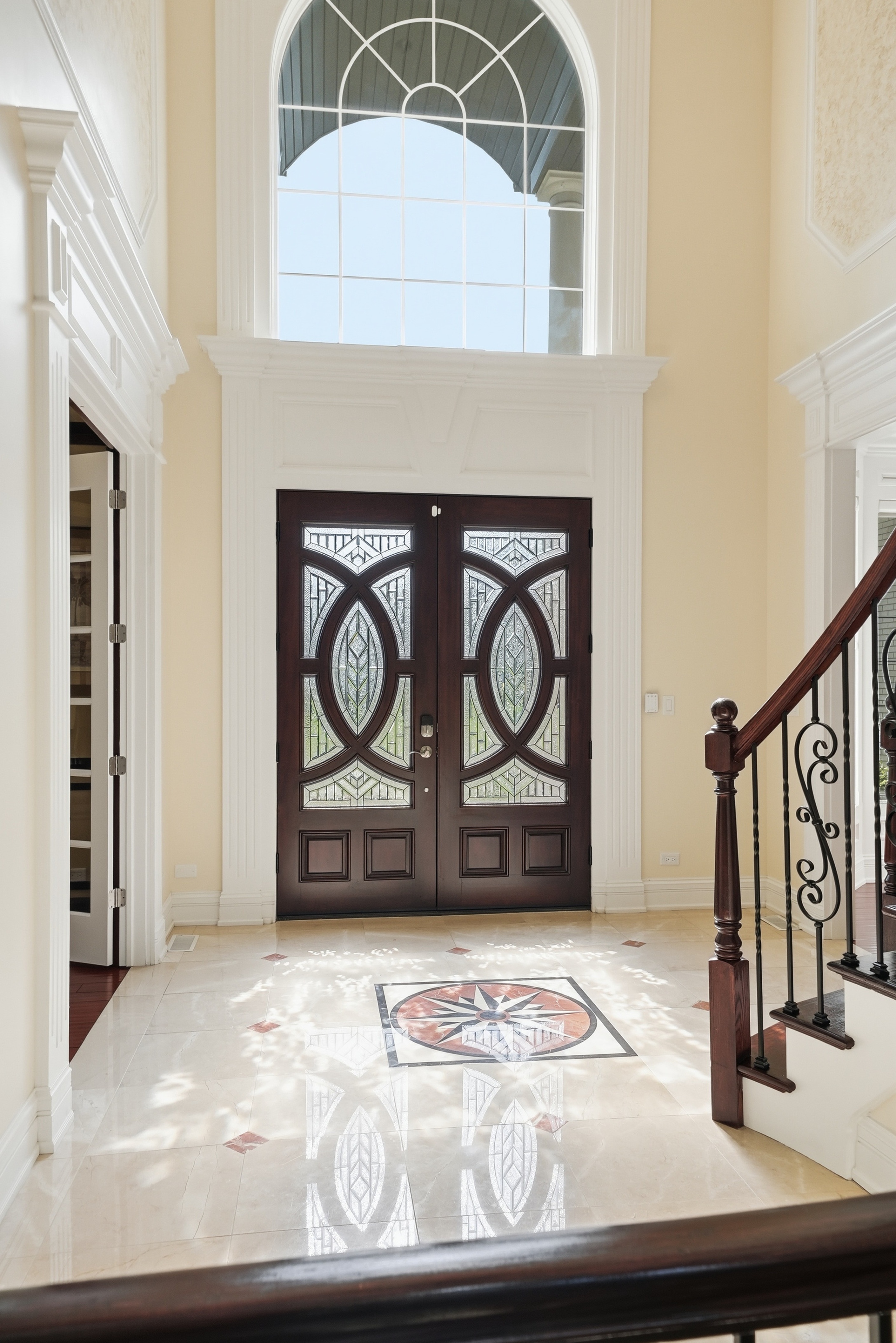  Perfectly Positioned in the Prestigious Golfview Hills Community of Hinsdale - 物件實景