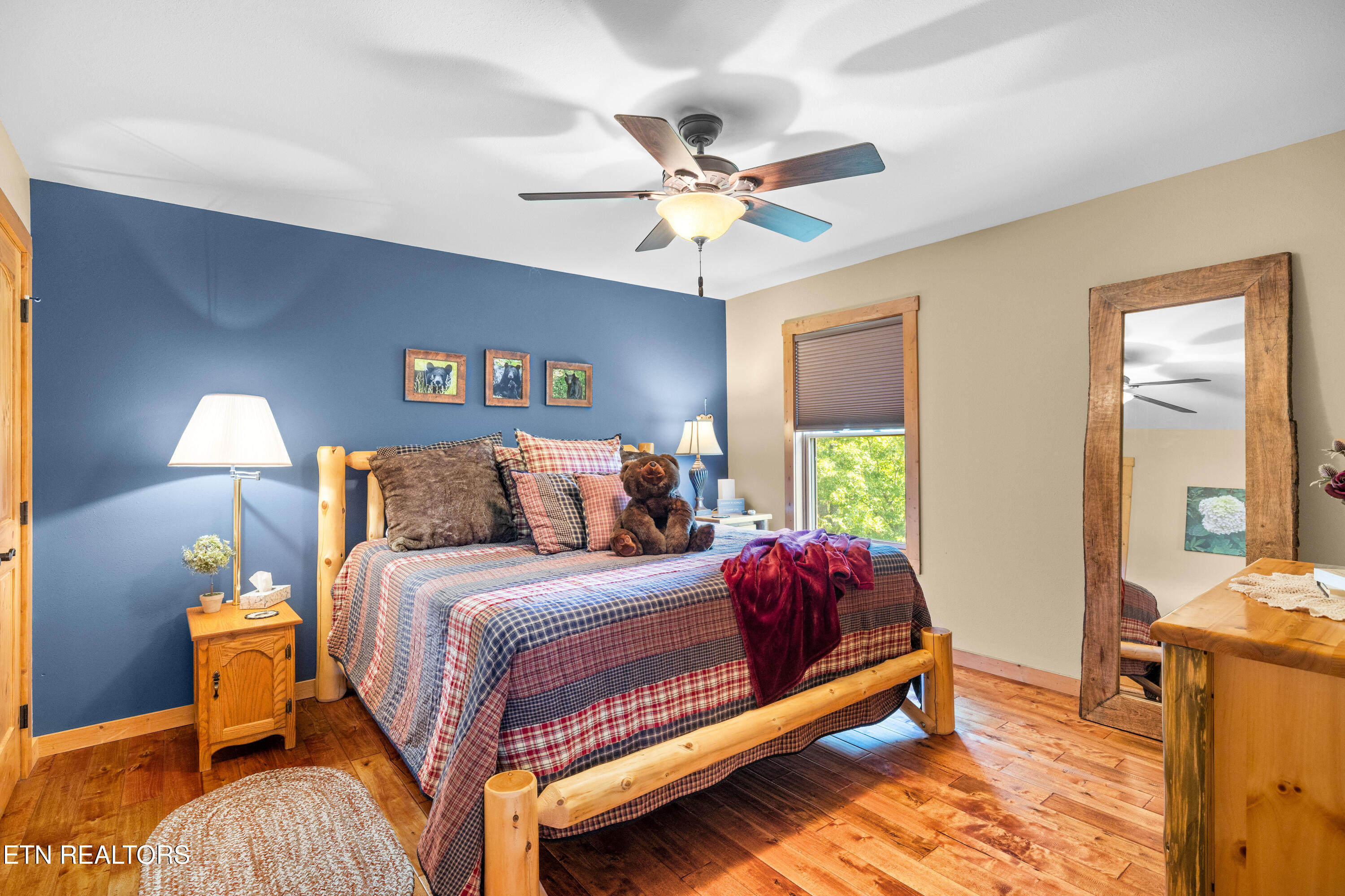 Sevierville, Tennessee, 37862, United States, 3 Bedrooms Bedrooms, ,3 BathroomsBathrooms,Residential,For Sale,1979377