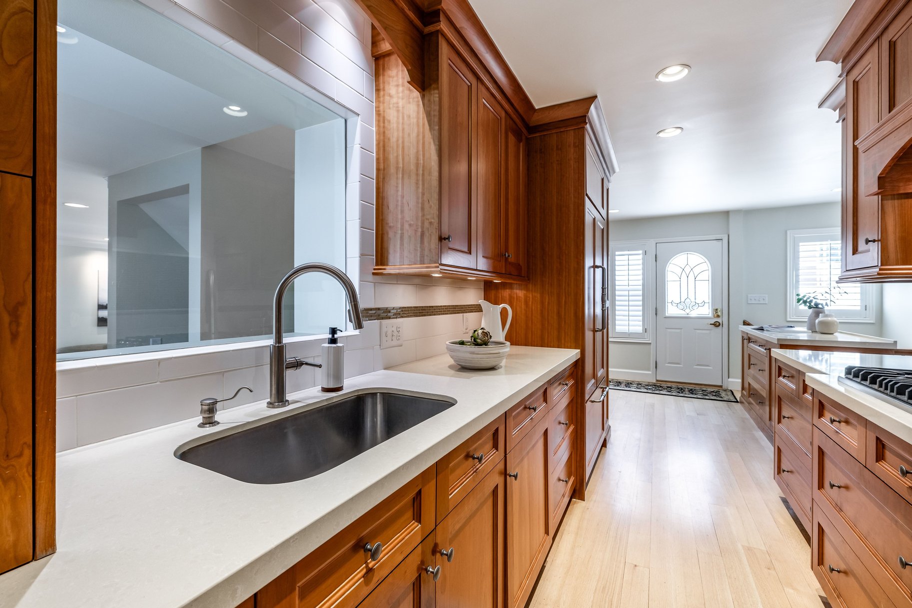  Exceptional Country Club Two-Story - 物件實景