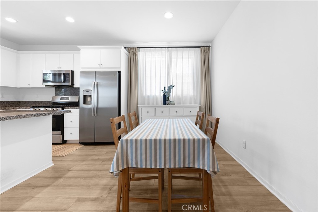 Chino, California, 91708, United States, 2 Bedrooms Bedrooms, ,3 BathroomsBathrooms,Residential,For Sale,1932480