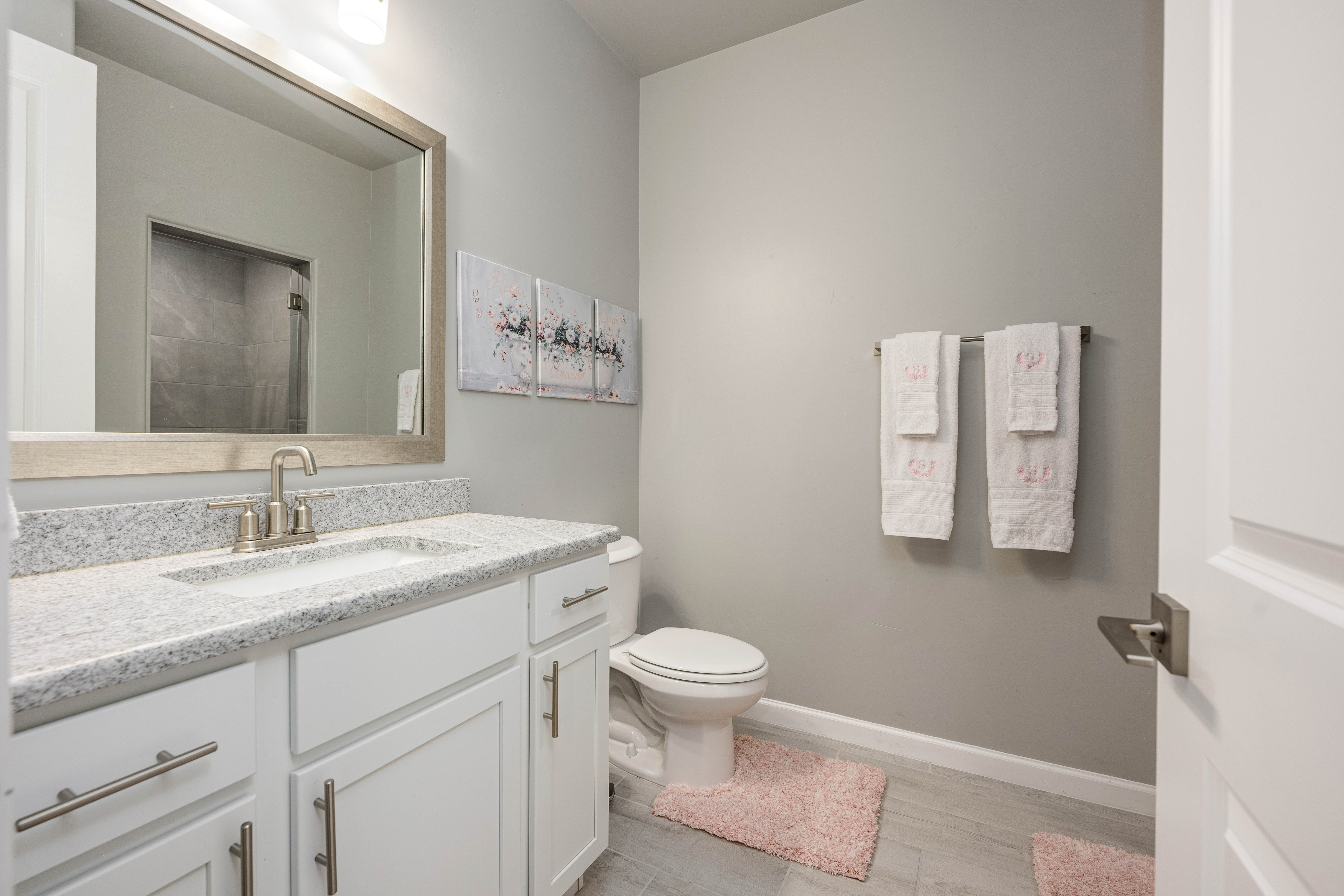 Las Cruces, New Mexico, 88011, United States, 5 Bedrooms Bedrooms, ,3 BathroomsBathrooms,Residential,For Sale,1983891