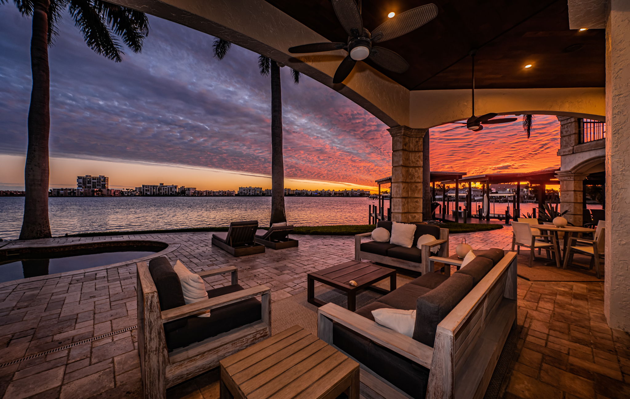 St Petersburg, Florida, 33707, United States, 5 Bedrooms Bedrooms, ,5 BathroomsBathrooms,Residential,For Sale,2007772