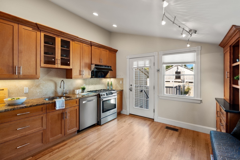 Concord, Massachusetts, 01742, United States, 3 Bedrooms Bedrooms, ,3 BathroomsBathrooms,Residential,For Sale,1949763