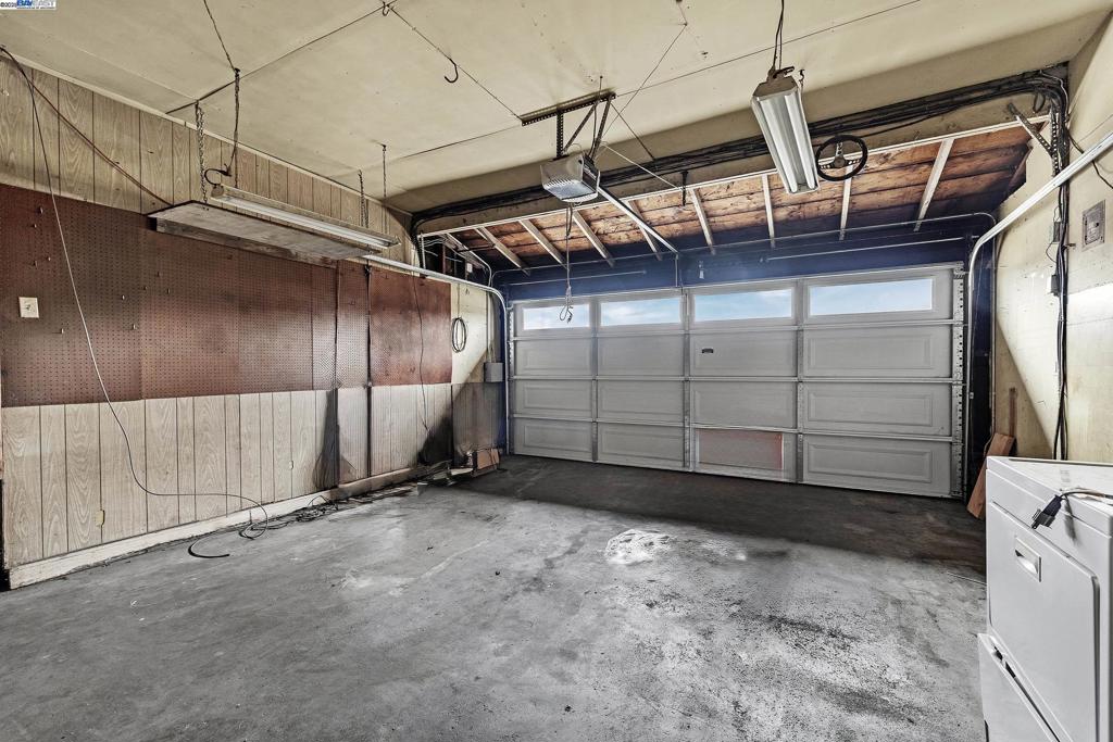 San Leandro, California, 94579, United States, 3 Bedrooms Bedrooms, ,1 BathroomBathrooms,Residential,For Sale,1921969