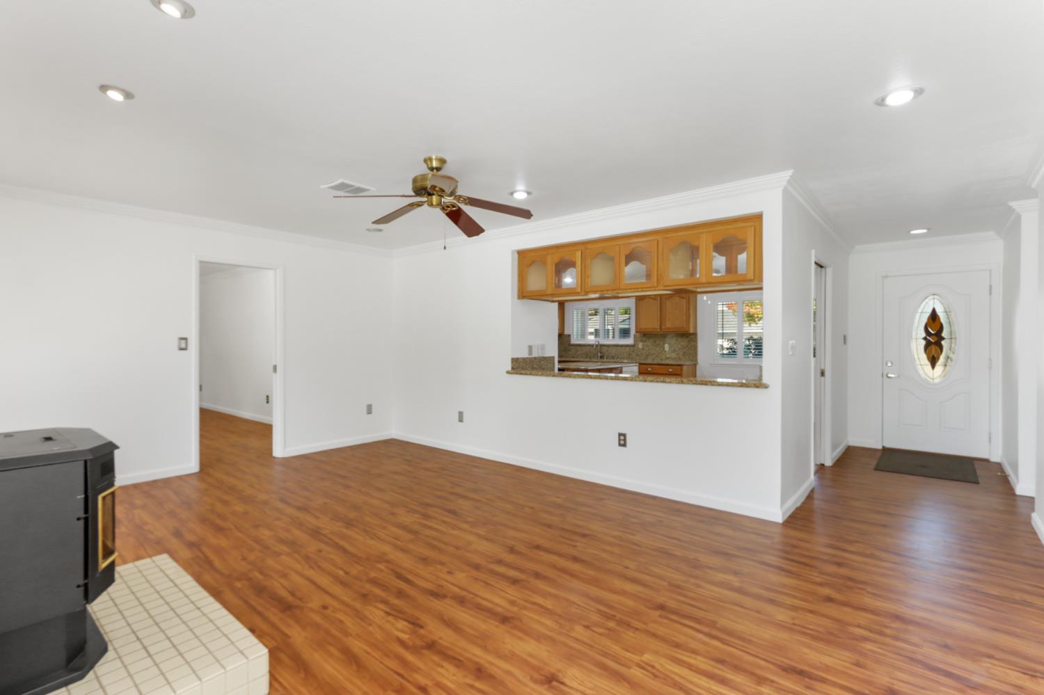 Elk Grove, California, 95624, United States, 4 Bedrooms Bedrooms, ,3 BathroomsBathrooms,Residential,For Sale,1987914