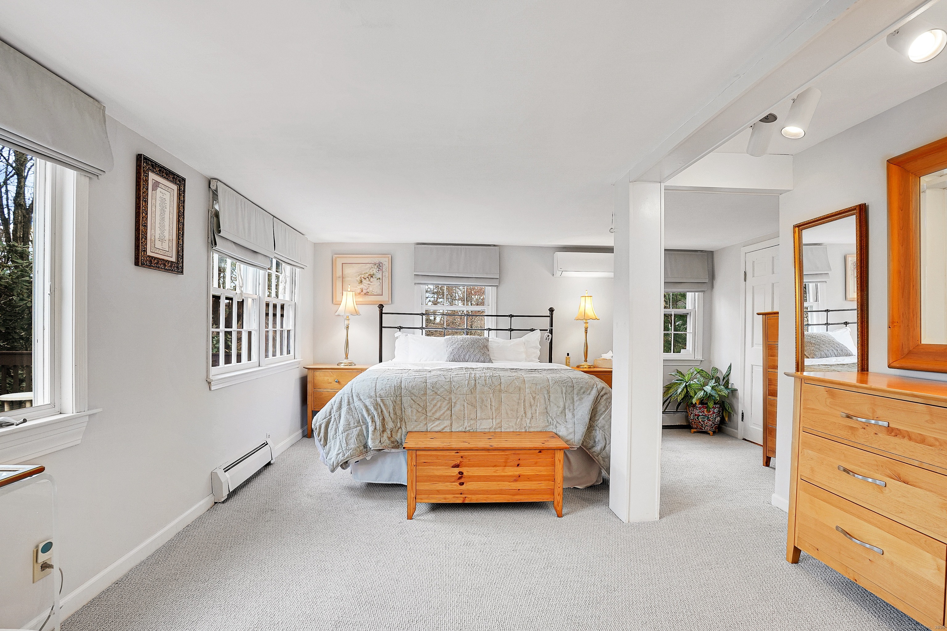 Canton, Connecticut, 06019, United States, 4 Bedrooms Bedrooms, ,3 BathroomsBathrooms,Residential,For Sale,1987943