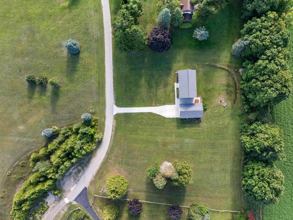 Charlevoix, Michigan, 49720, United States, 5 Bedrooms Bedrooms, ,3 BathroomsBathrooms,Residential,For Sale,1917973