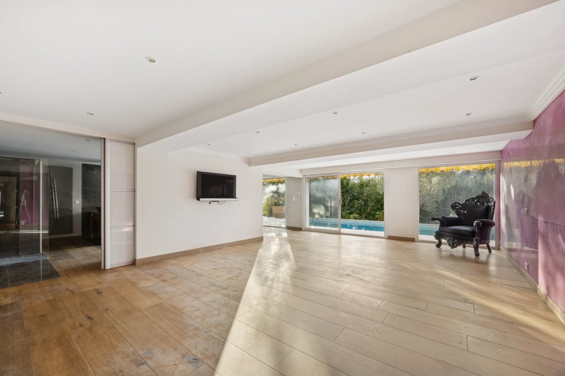 Roquefort-les-Pins, Provence-Alpes-Côte d’Azur, 06330, FR, 5 Bedrooms Bedrooms, ,4 BathroomsBathrooms,Residential,For Sale,1999073