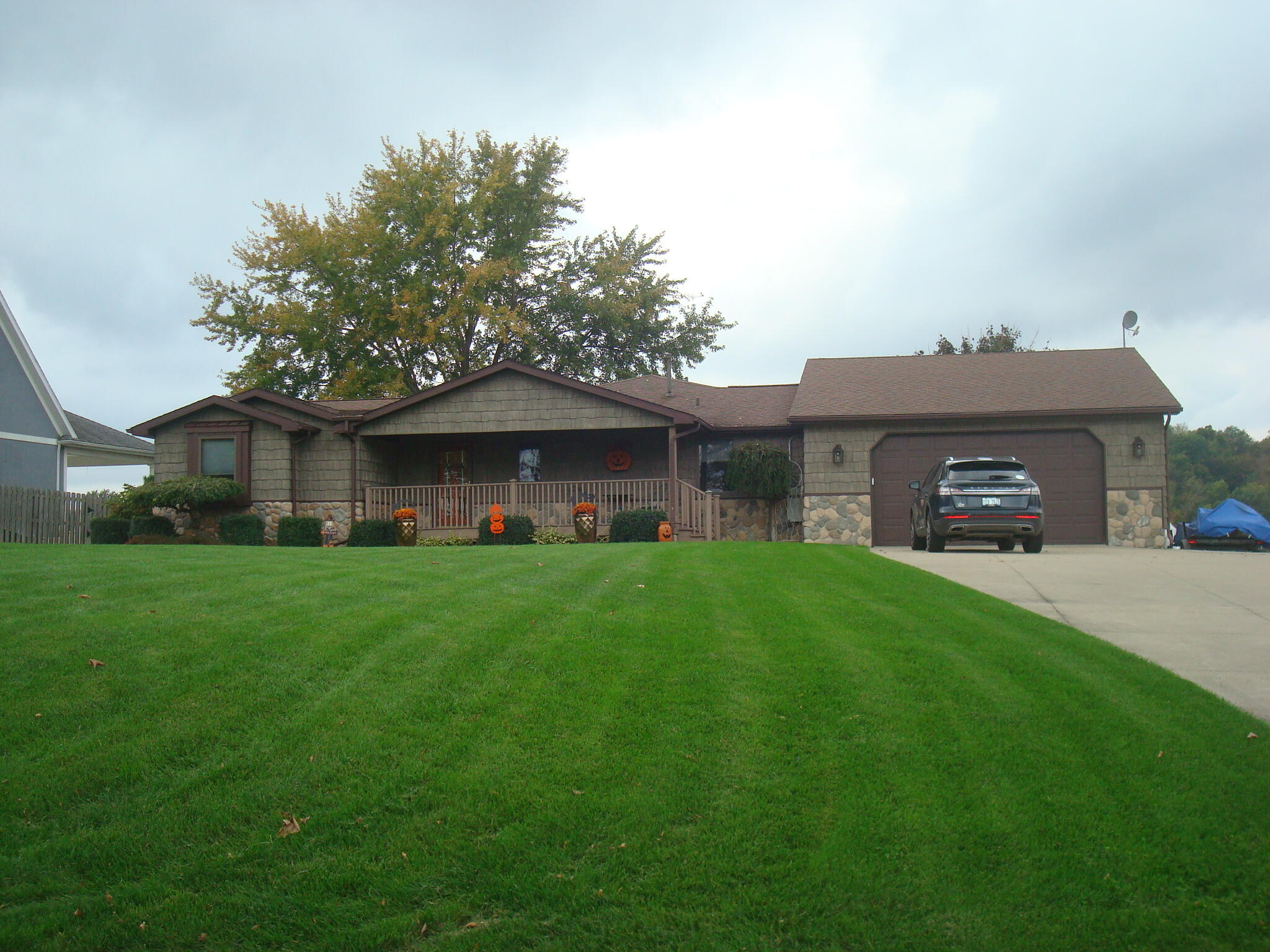Camden, Michigan, 49232, United States, 5 Bedrooms Bedrooms, ,3 BathroomsBathrooms,Residential,For Sale,1887942