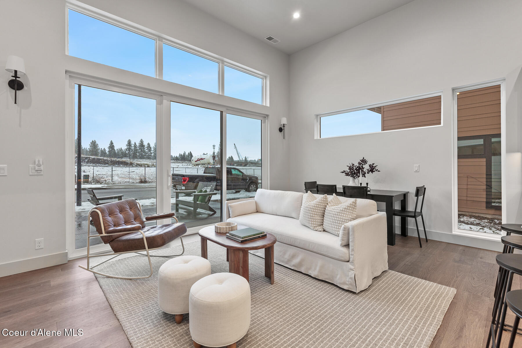 Coeur d'Alene, Idaho, 83814, United States, 3 Bedrooms Bedrooms, ,4 BathroomsBathrooms,Residential,For Sale,2002560