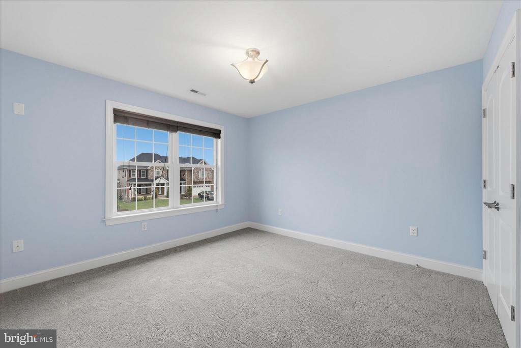 Winchester, Virginia, 22602, United States, 6 Bedrooms Bedrooms, ,5 BathroomsBathrooms,Residential,For Sale,2032756