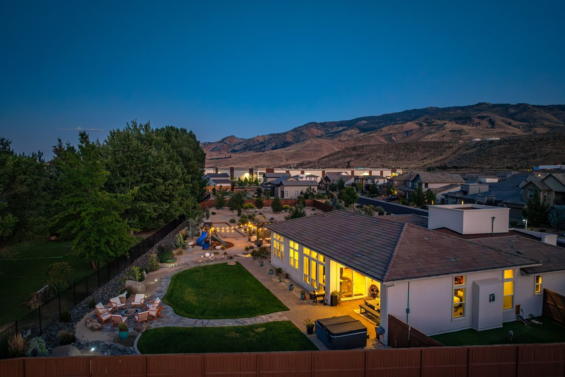 Private Luxury Retreat in Verdi with Custom Designer Finishes & Peavine Views - 物件實景