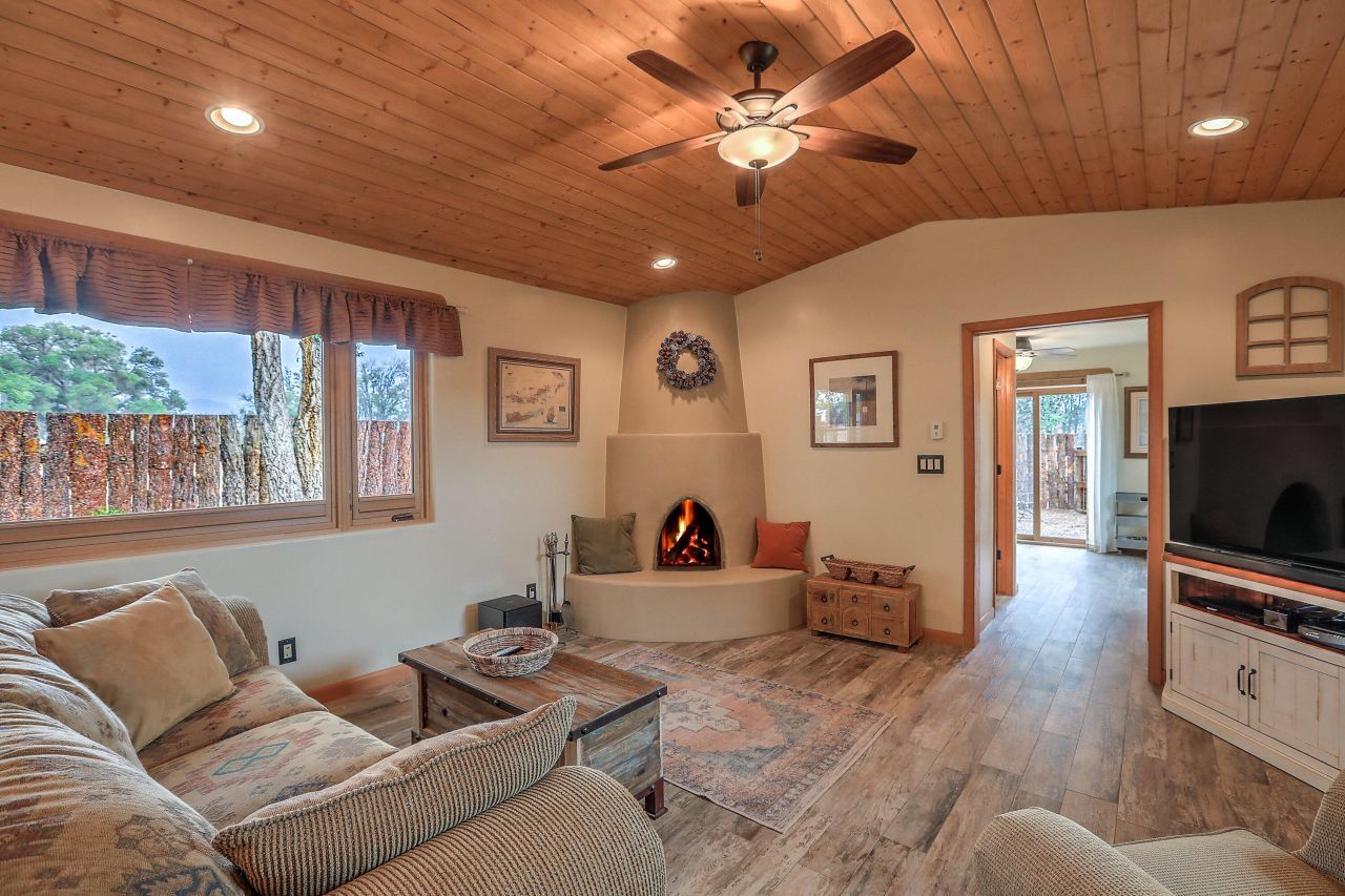 Corrales, New Mexico, 87048, United States, 2 Bedrooms Bedrooms, ,3 BathroomsBathrooms,Residential,For Sale,1838092
