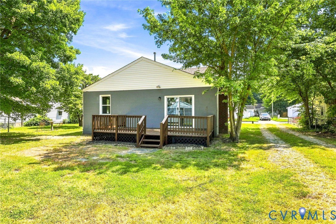 Stuart Ave, Colonial Heights, VA 23834
