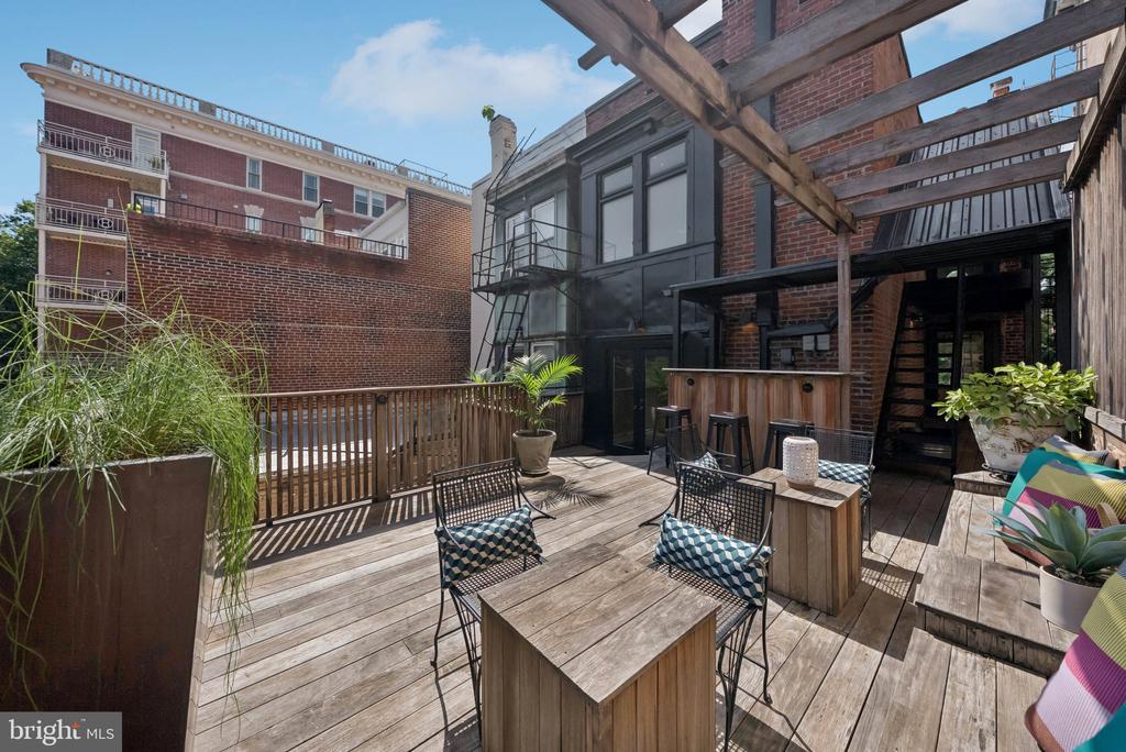 Washington, District of Columbia, 20009, United States, 4 Bedrooms Bedrooms, ,4 BathroomsBathrooms,Residential,For Sale,1902983