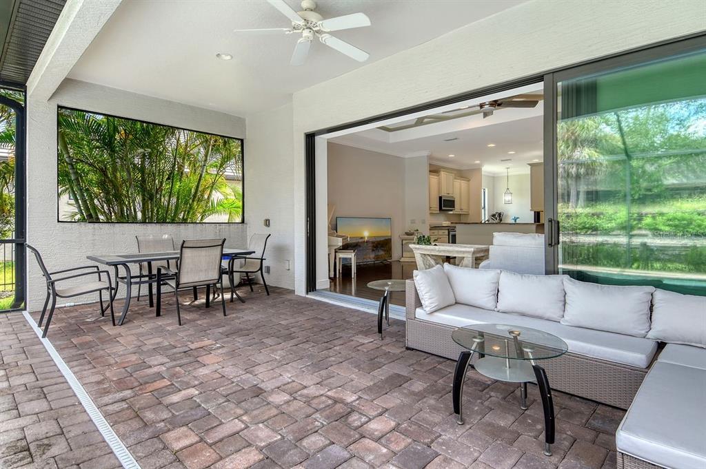 Bradenton, Florida, 34201, United States, 2 Bedrooms Bedrooms, ,2 BathroomsBathrooms,Residential,For Sale,1961743