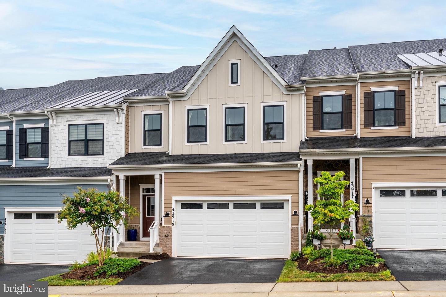 Leesburg, Virginia, 20176, United States, 3 Bedrooms Bedrooms, ,3 BathroomsBathrooms,Residential,For Sale,1917897
