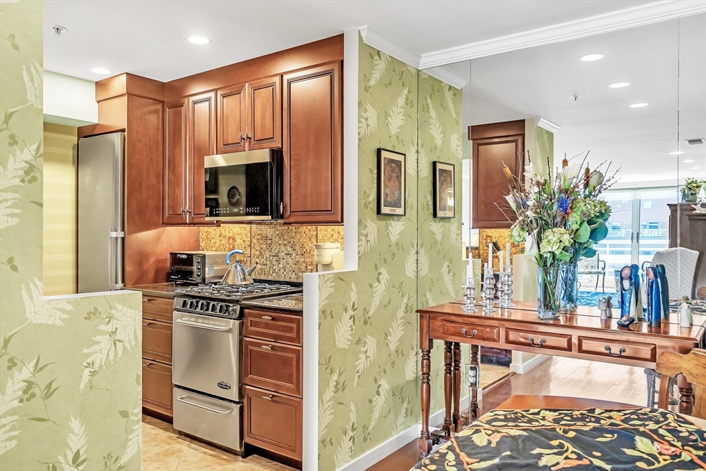 Cambridge, Massachusetts, 02141, United States, 2 Bedrooms Bedrooms, ,2 BathroomsBathrooms,Residential,For Sale,1913406