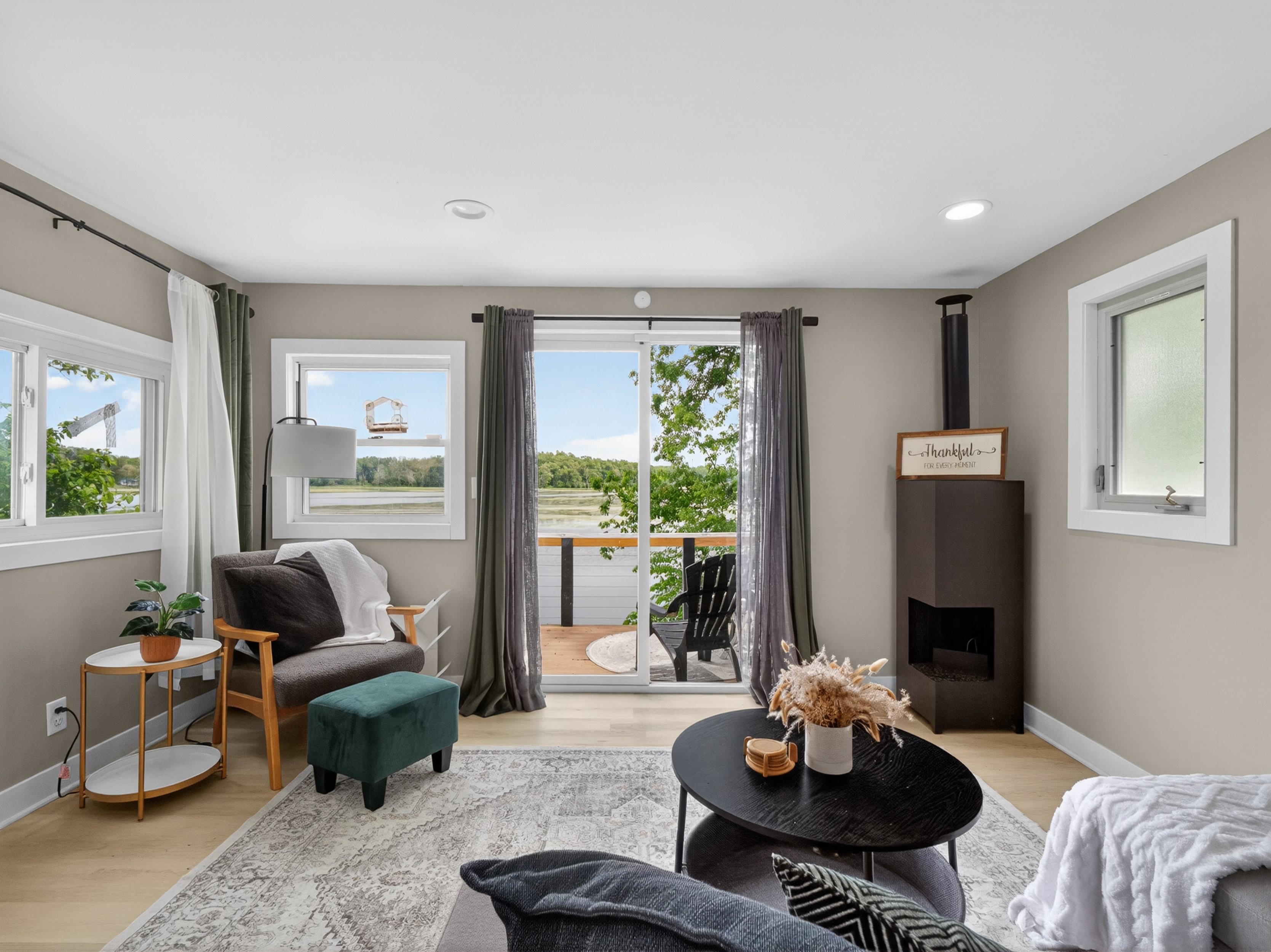  Updated Cottage with Convenient Access to Lake Webster - 物件實景