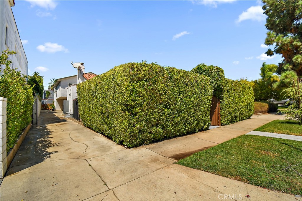 Los Angeles, California, 90019, United States, ,Residential,For Sale,1938250