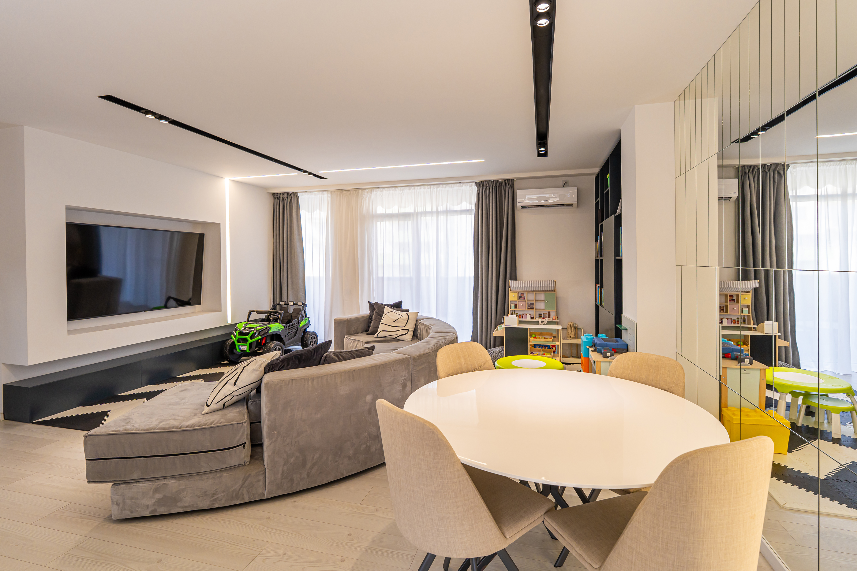  Four-Room Penthouse with Easy Access to Cluj-Napoca’s Business District - 物件實景