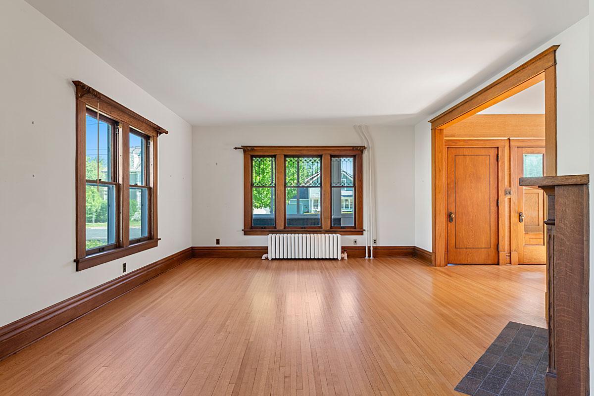 Northfield, Minnesota, 55057, United States, 5 Bedrooms Bedrooms, ,1 BathroomBathrooms,Residential,For Sale,1984283