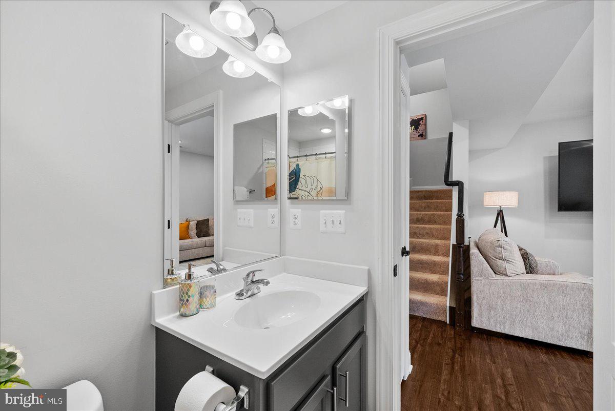 Woodbridge, Virginia, 22193, United States, 3 Bedrooms Bedrooms, ,4 BathroomsBathrooms,Residential,For Sale,1921081