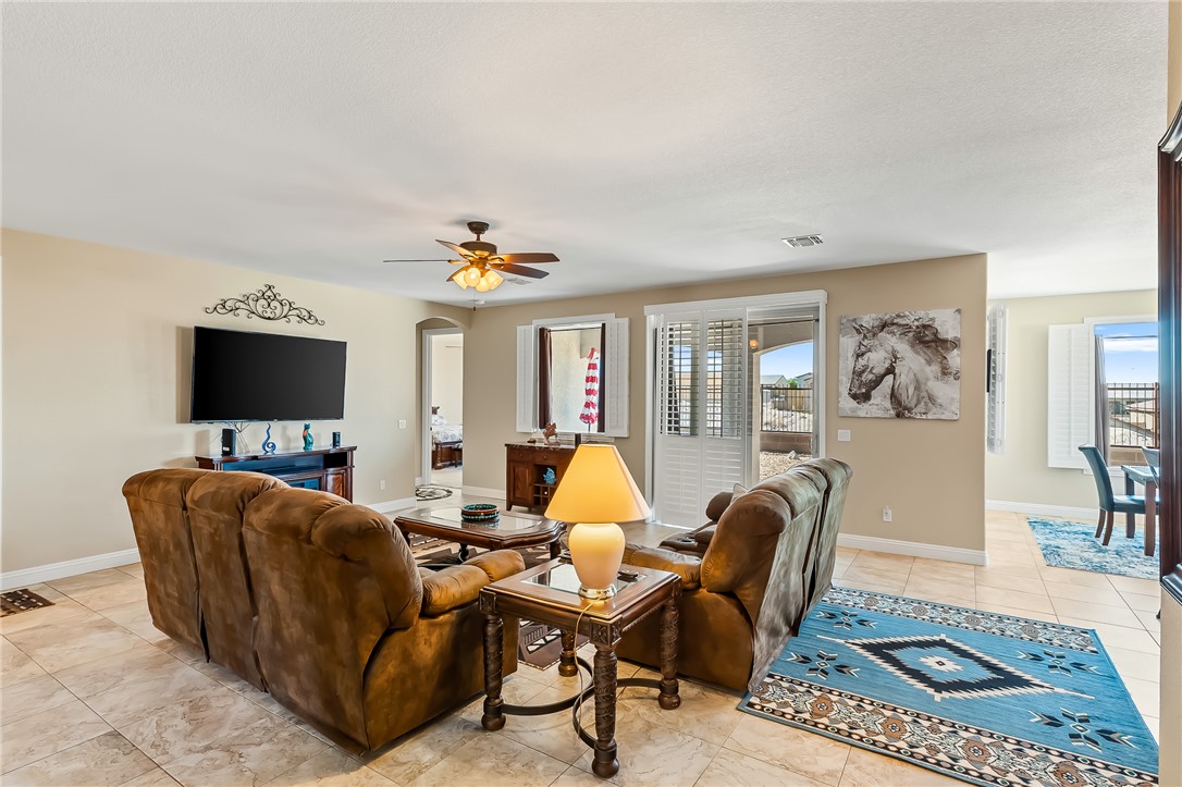 Bullhead City, Arizona, 86429, United States, 3 Bedrooms Bedrooms, ,1 BathroomBathrooms,Residential,For Sale,1948119