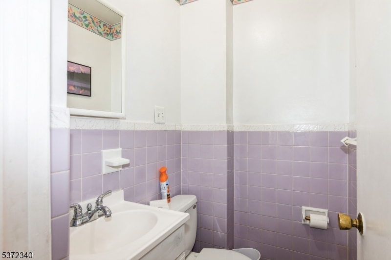 Mountainside Boro, New Jersey, 07092, United States, 5 Bedrooms Bedrooms, ,3 BathroomsBathrooms,Residential,For Sale,1901870