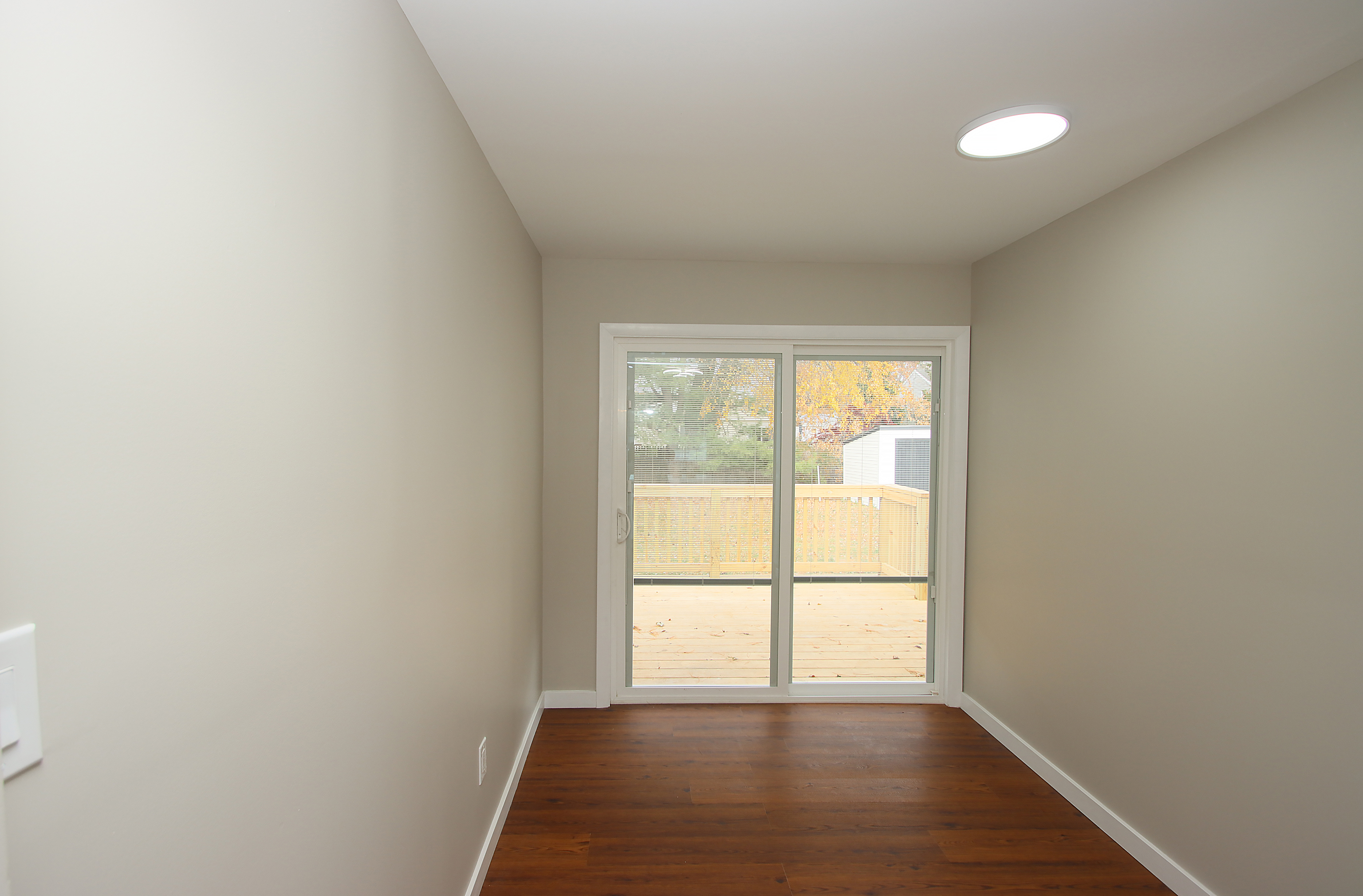 Milford, Connecticut, 06460, United States, 4 Bedrooms Bedrooms, ,2 BathroomsBathrooms,Residential,For Sale,1993433