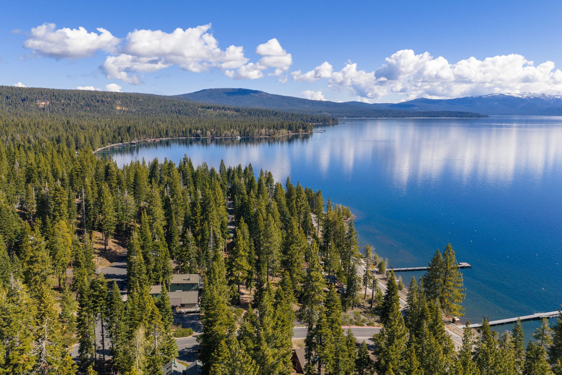  Skyland Chalet – West Shore Lake Tahoe Views with Private Pier & Buoy Access - 物件實景
