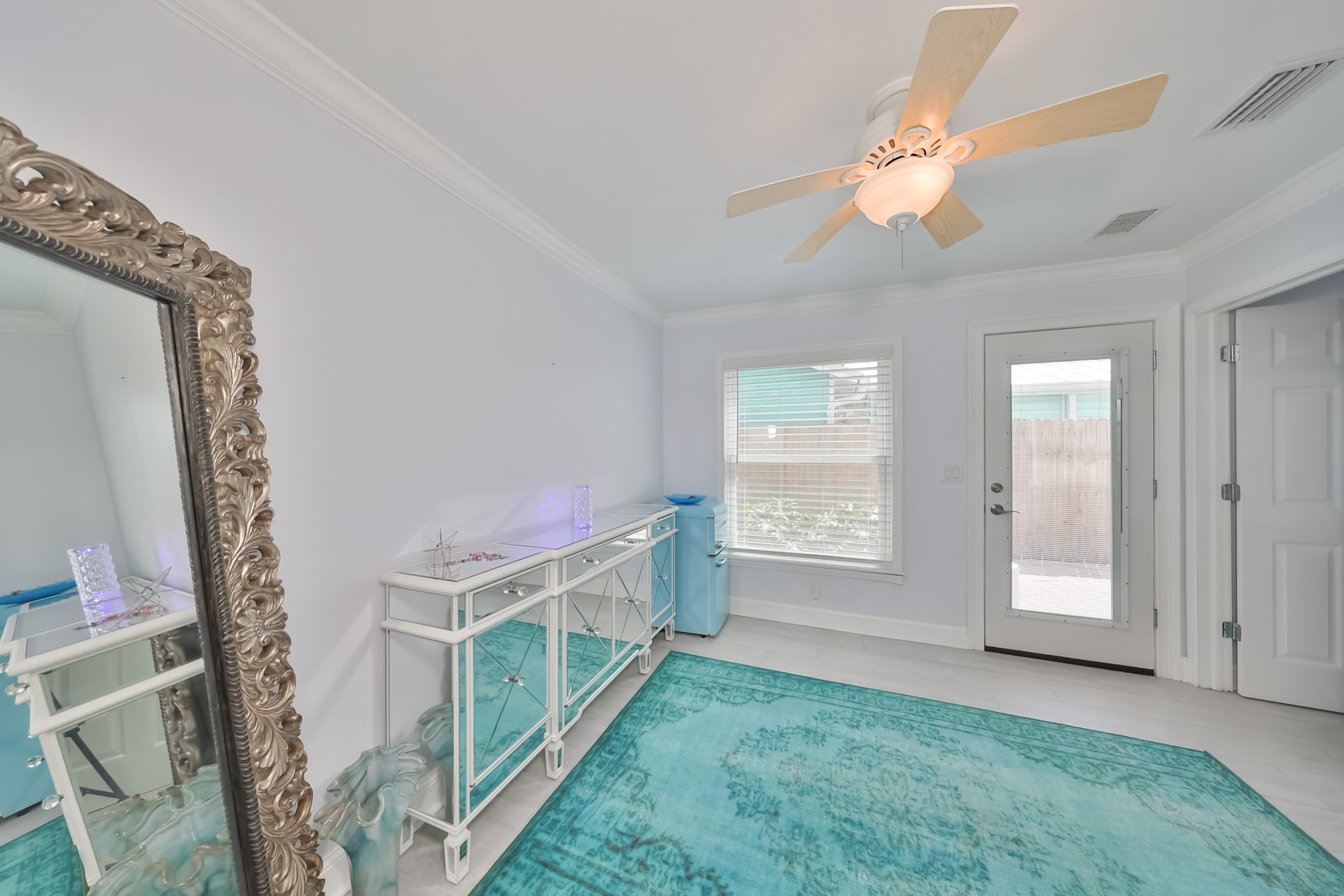 Madeira Beach, Florida, 33708, United States, 2 Bedrooms Bedrooms, ,2 BathroomsBathrooms,Residential,For Sale,1977709