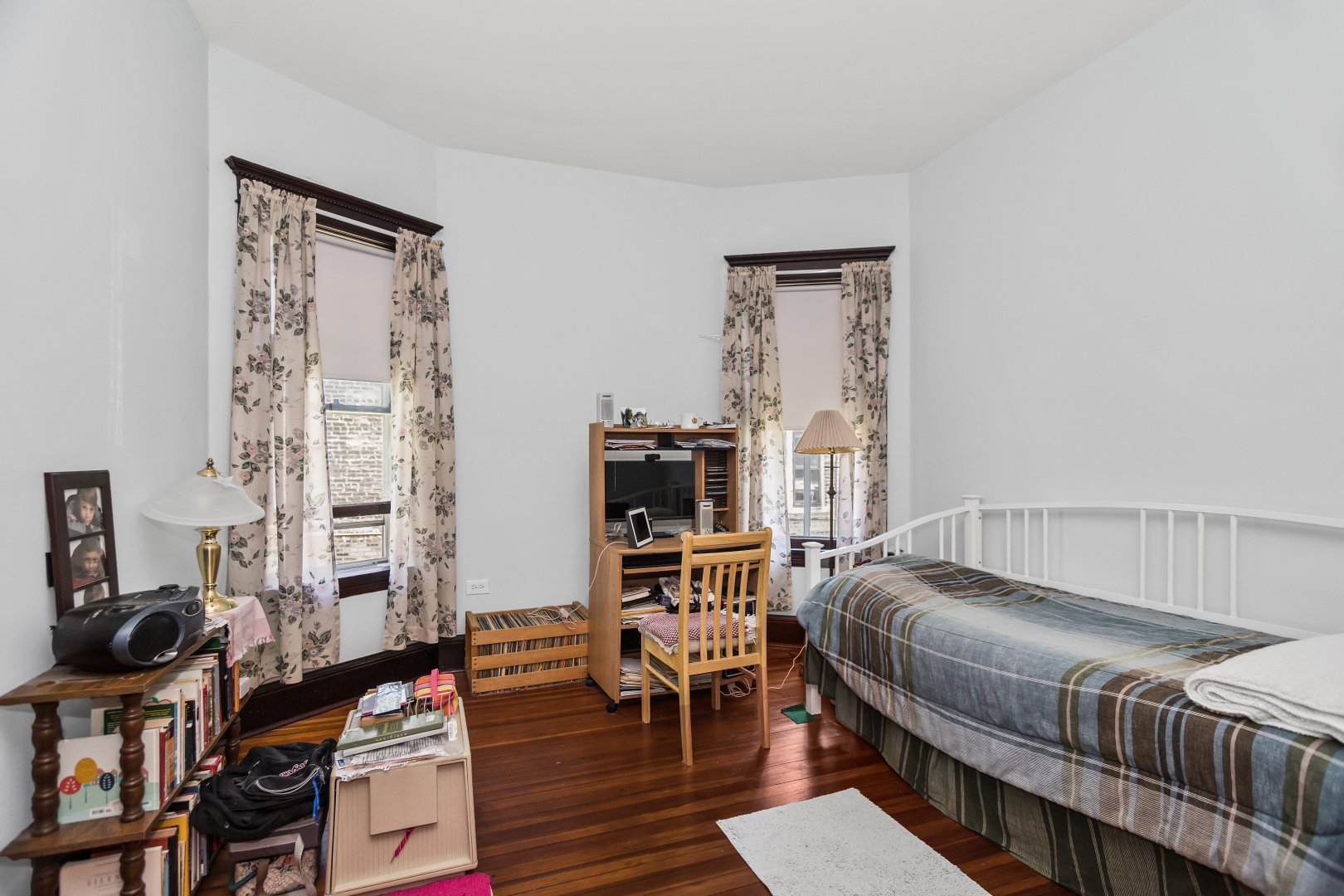 Evanston, Illinois, 60202, United States, 4 Bedrooms Bedrooms, ,1 BathroomBathrooms,Residential,For Sale,1903788