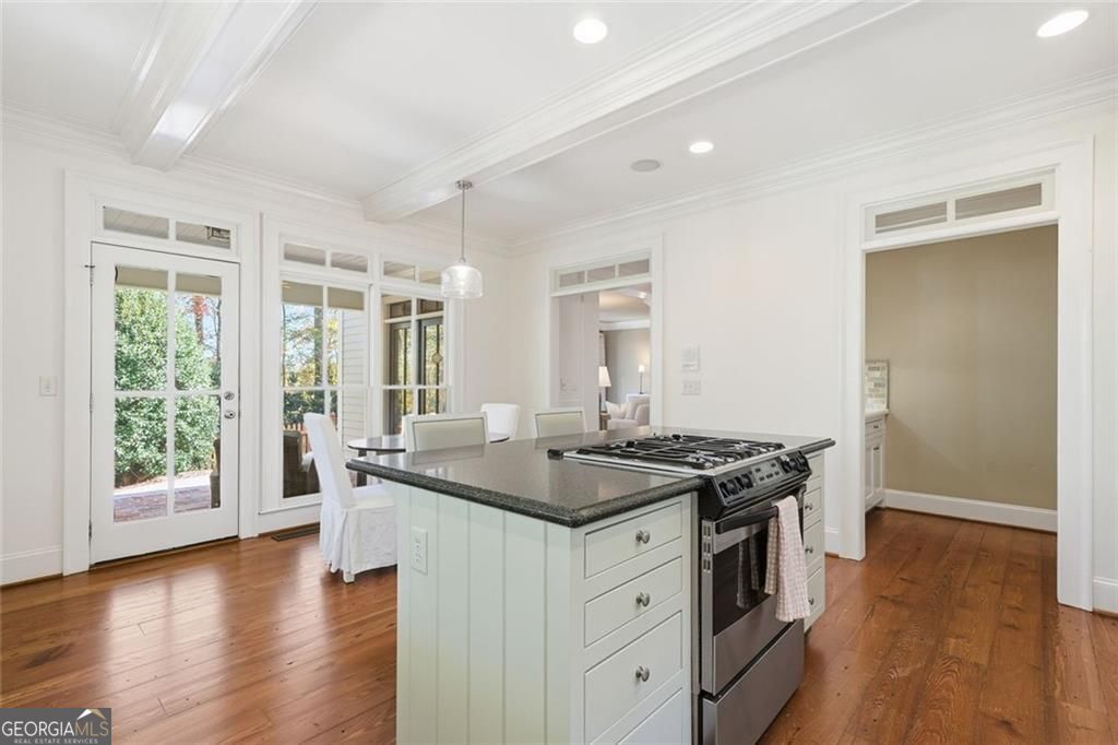 Kennesaw, Georgia, 30152, United States, 5 Bedrooms Bedrooms, ,3 BathroomsBathrooms,Residential,For Sale,1988783