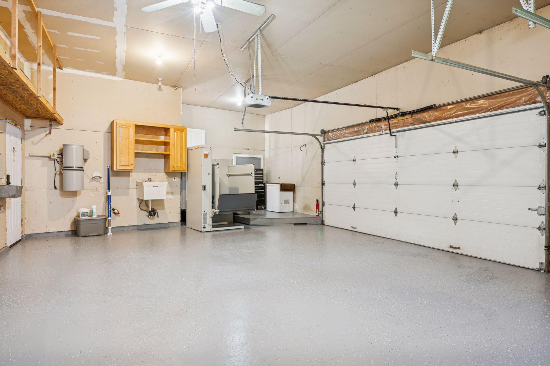 Plymouth, Minnesota, 55447, United States, 5 Bedrooms Bedrooms, ,4 BathroomsBathrooms,Residential,For Sale,1989736