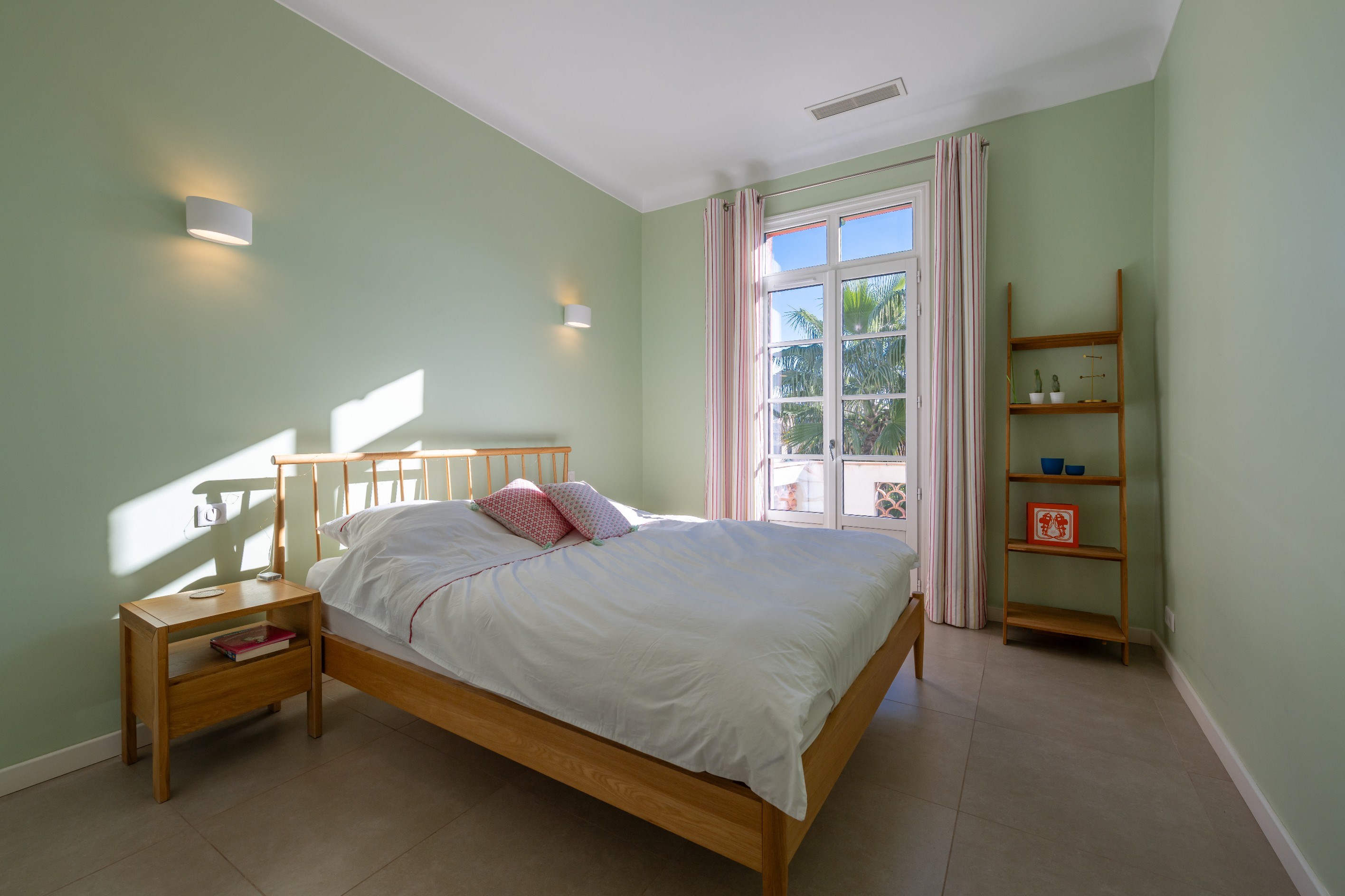  Fully Renovated Beautiful character property on the hillside above Villefranche… - 物件實景
