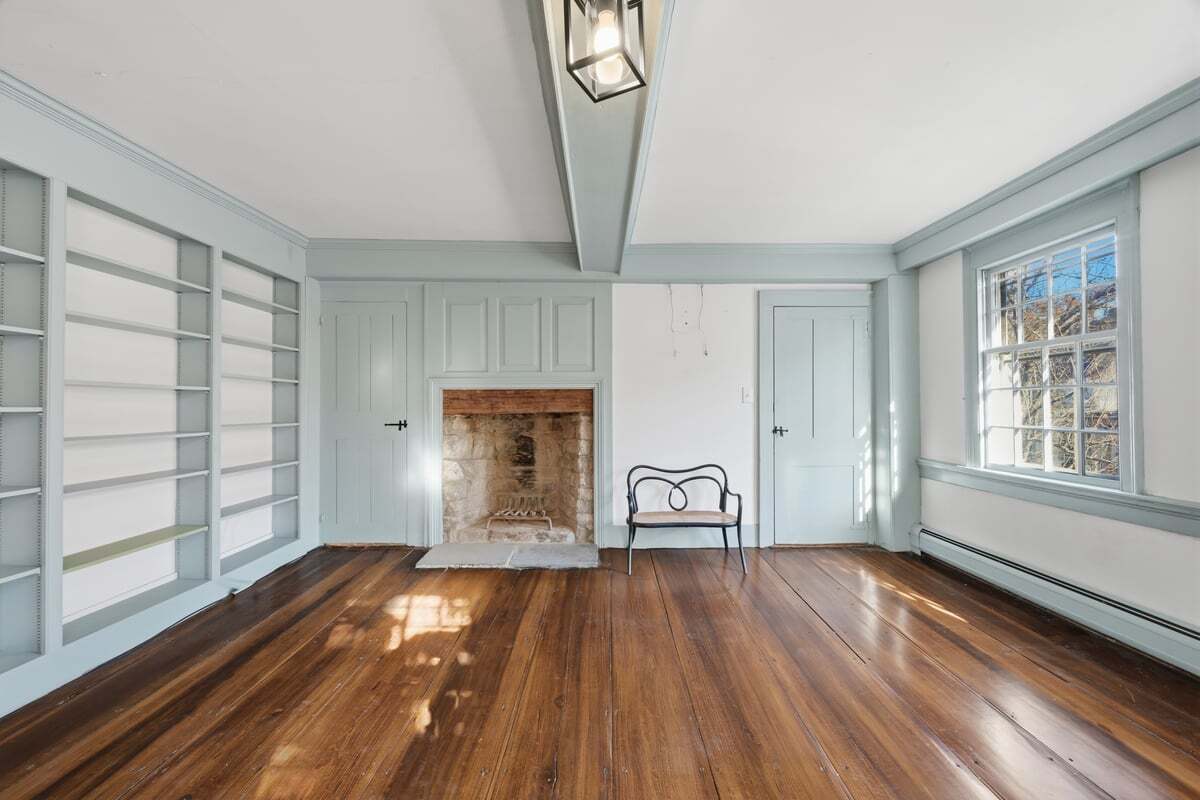 Guilford, Connecticut, 06437, United States, 5 Bedrooms Bedrooms, ,Residential,For Sale,2002504