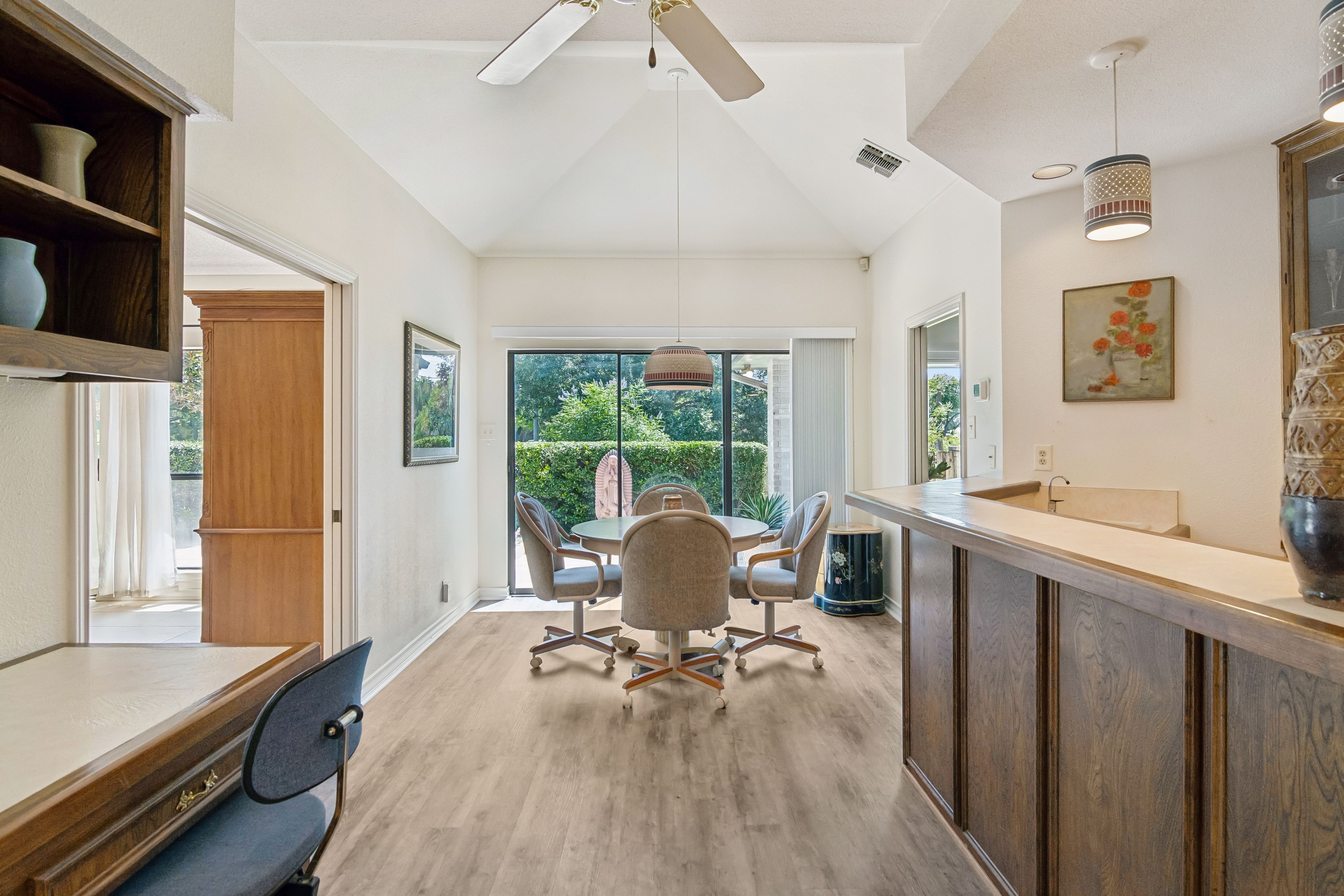  Custom Garden Home in Desirable Windcrest - 物件實景