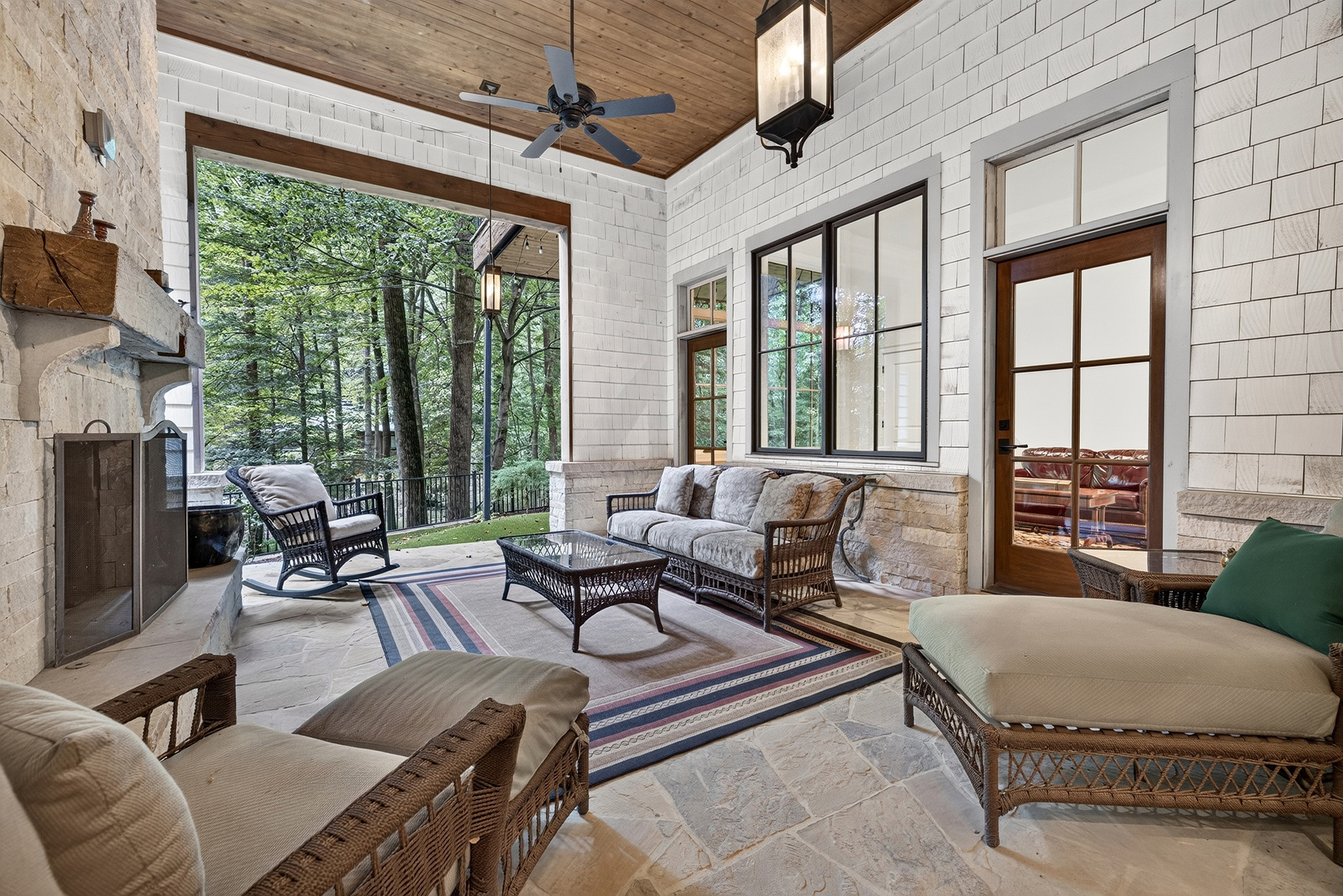  Exceptional Custom Residence Nestled on Private Wooded Lot in Chastain Park - 物件實景