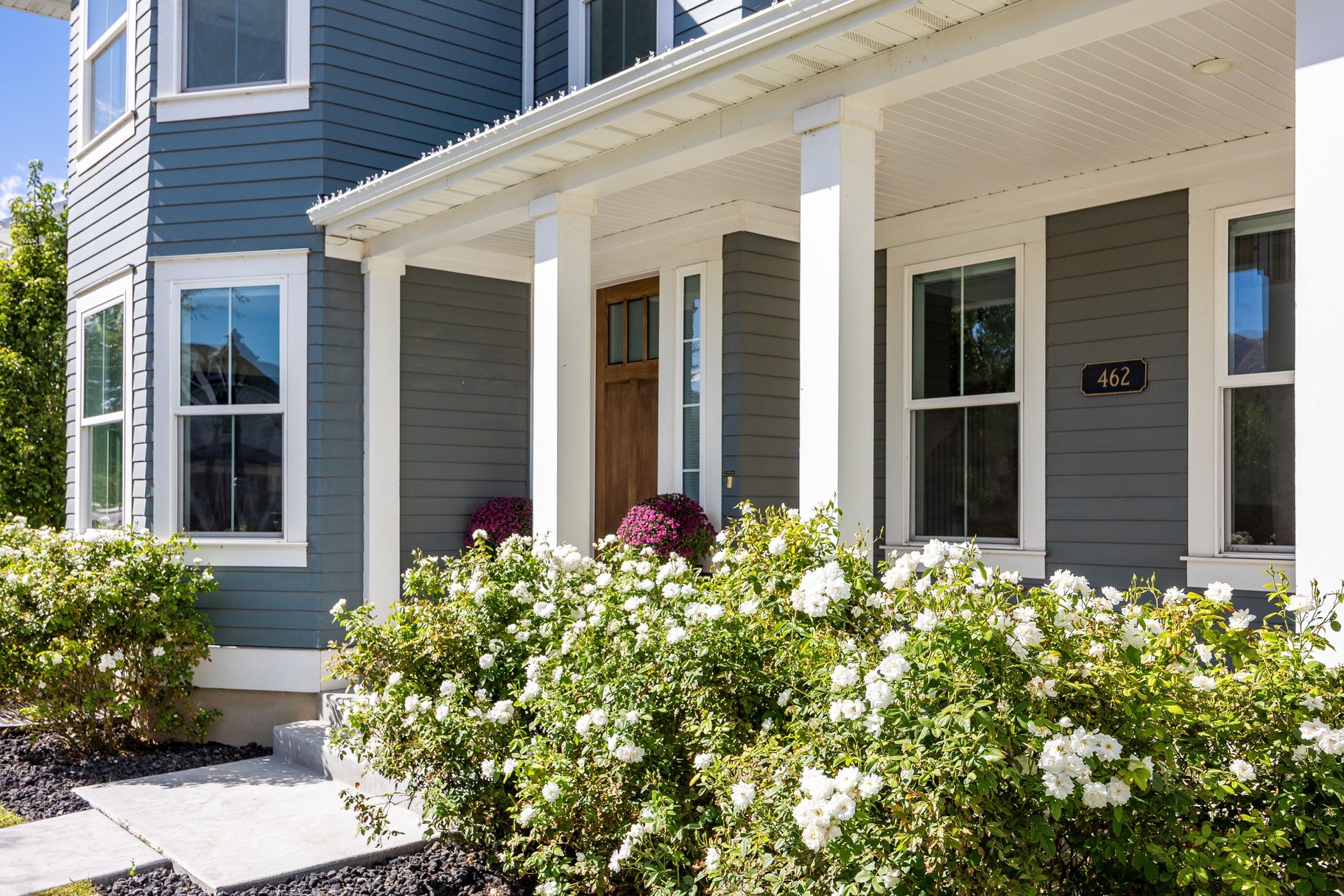  Impeccably Maintained Home with Mountain Views & Four-Car Garage - 物件實景
