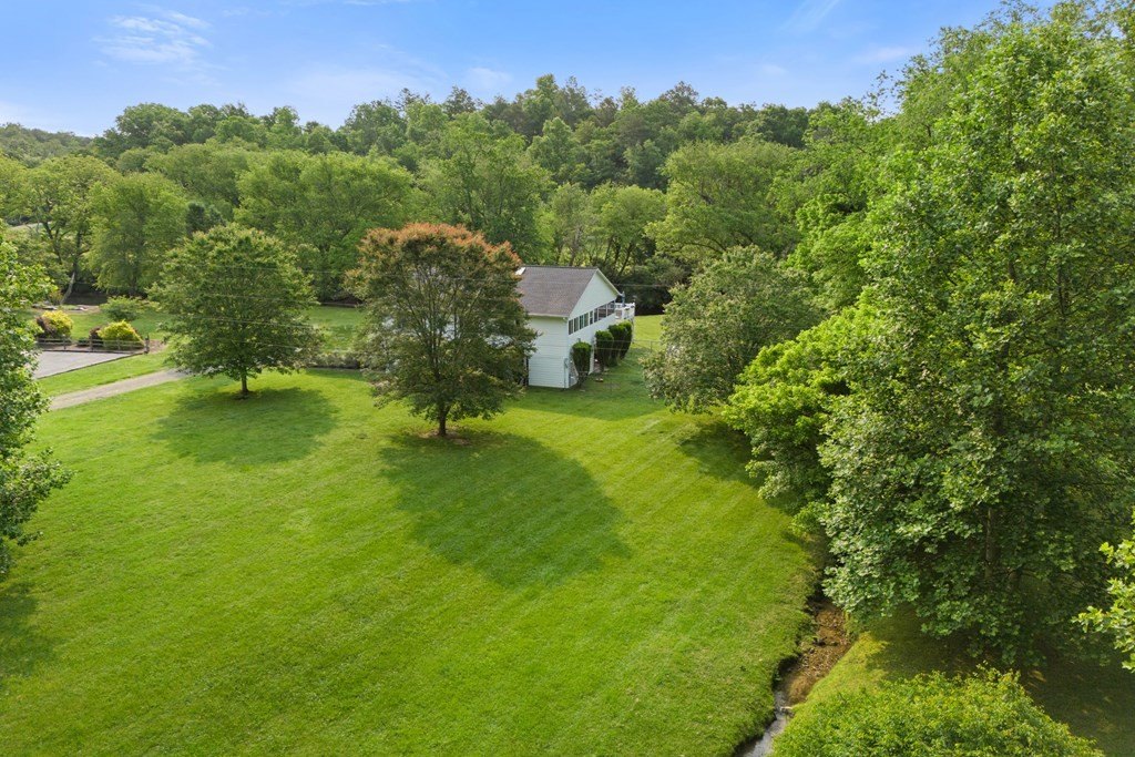 Murphy, North Carolina, 28906, United States, 2 Bedrooms Bedrooms, ,2 BathroomsBathrooms,Residential,For Sale,1923823