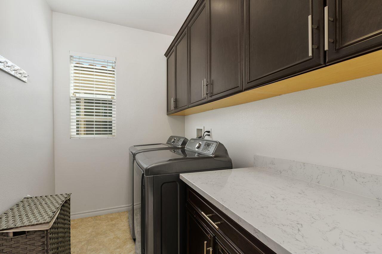 Palm Desert, California, 92211, United States, 4 Bedrooms Bedrooms, ,3 BathroomsBathrooms,Residential,For Sale,1913573
