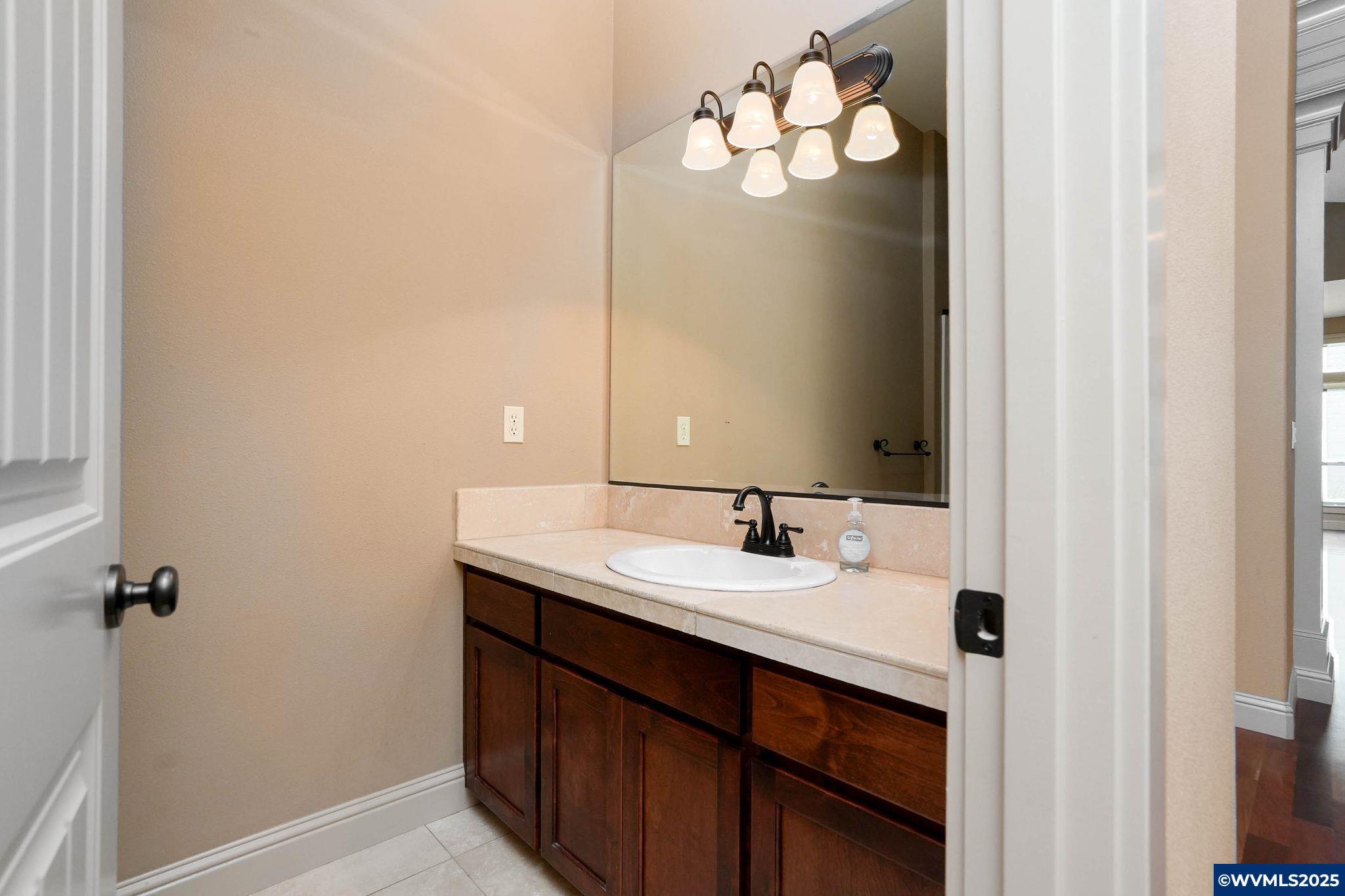 Salem, Oregon, 97306, United States, 4 Bedrooms Bedrooms, ,3 BathroomsBathrooms,Residential,For Sale,1906956