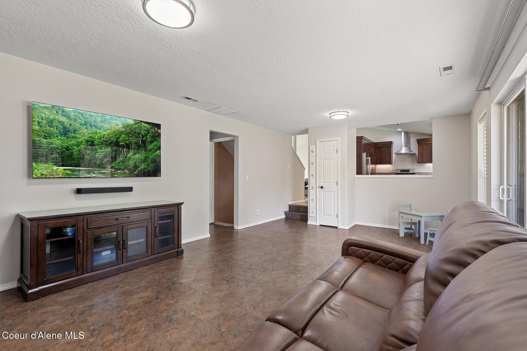 Coeur d'Alene, Idaho, 83815, United States, 5 Bedrooms Bedrooms, ,3 BathroomsBathrooms,Residential,For Sale,1937739