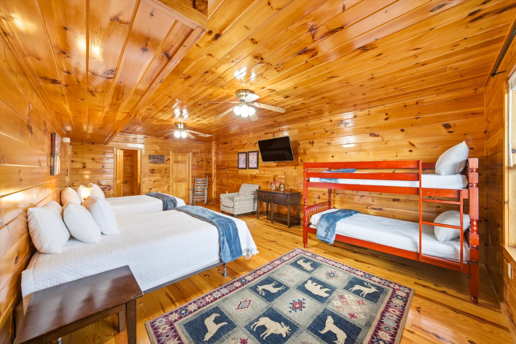 Sevierville, Tennessee, 37876-3406, United States, 3 Bedrooms Bedrooms, ,5 BathroomsBathrooms,Residential,For Sale,2049447