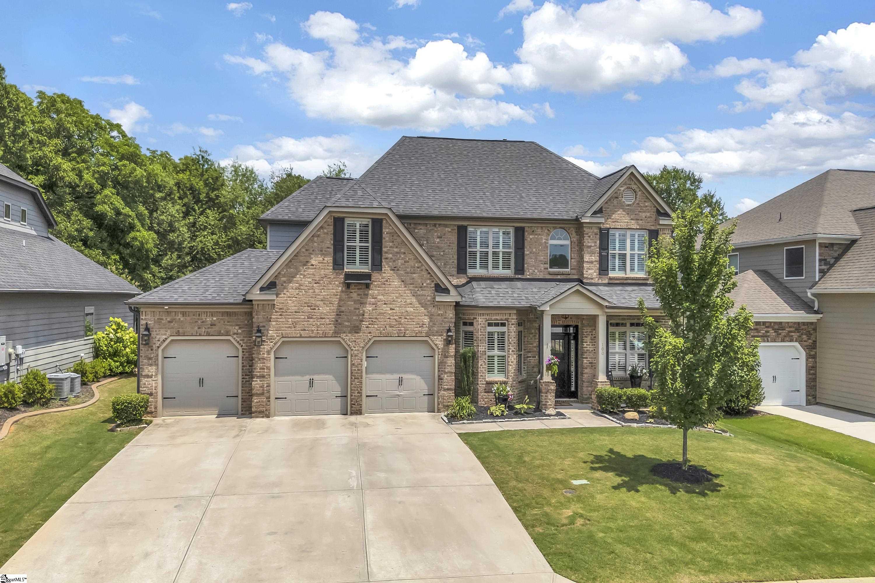 Simpsonville, South Carolina, 29681, United States, 5 Bedrooms Bedrooms, ,4 BathroomsBathrooms,Residential,For Sale,1885438