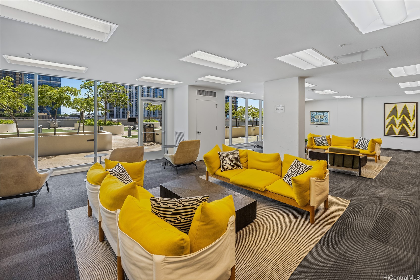 Honolulu, Hawaii, 96814, United States, 1 Bedroom Bedrooms, ,1 BathroomBathrooms,Residential,For Sale,1941012
