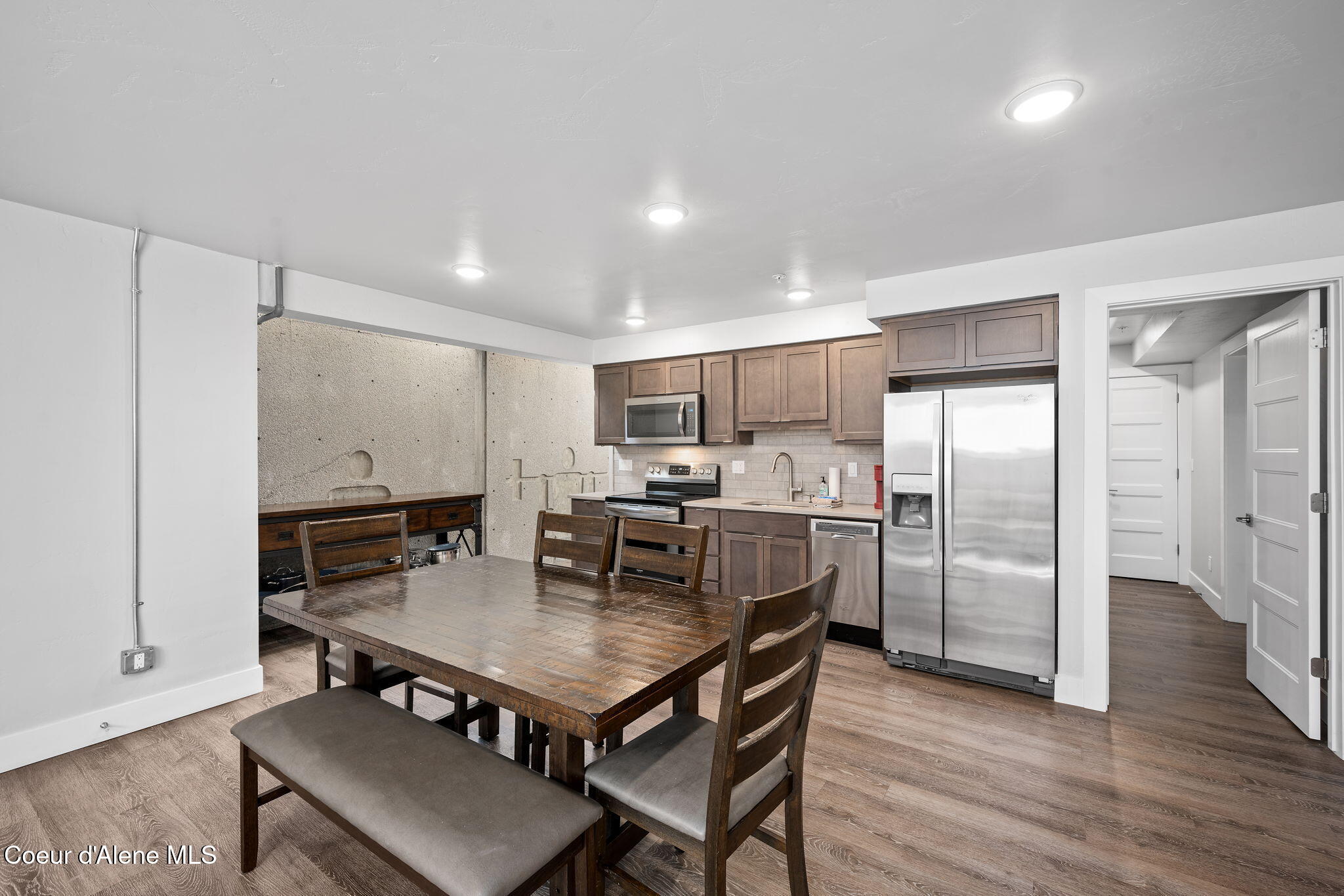 Coeur d'Alene, Idaho, 83814, United States, 2 Bedrooms Bedrooms, ,2 BathroomsBathrooms,Residential,For Sale,1920306